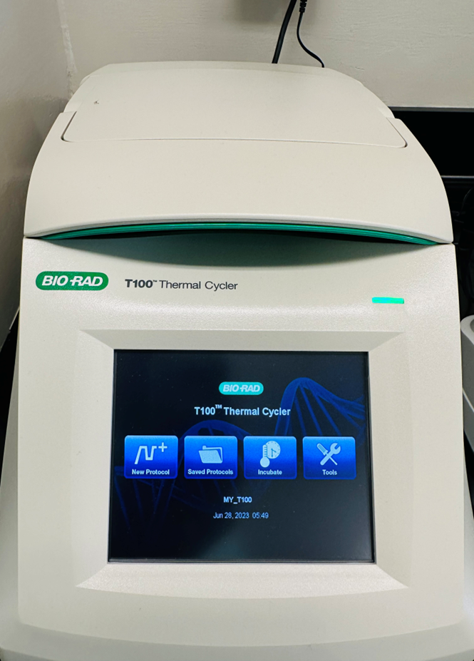 PCR machine that detects viruses